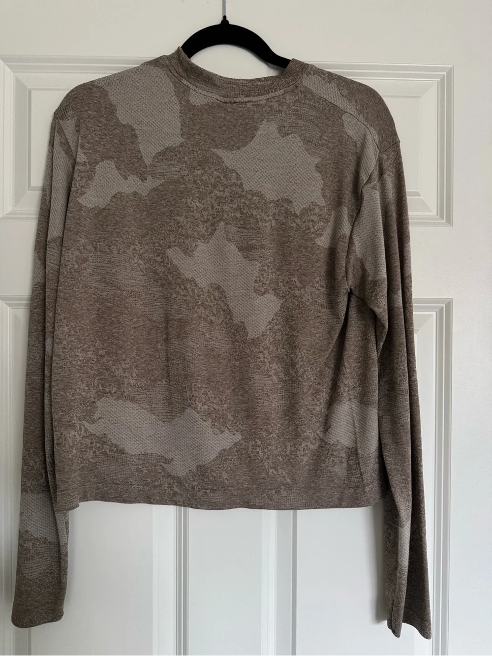 Women’s Gymshark Long Sleeve- S